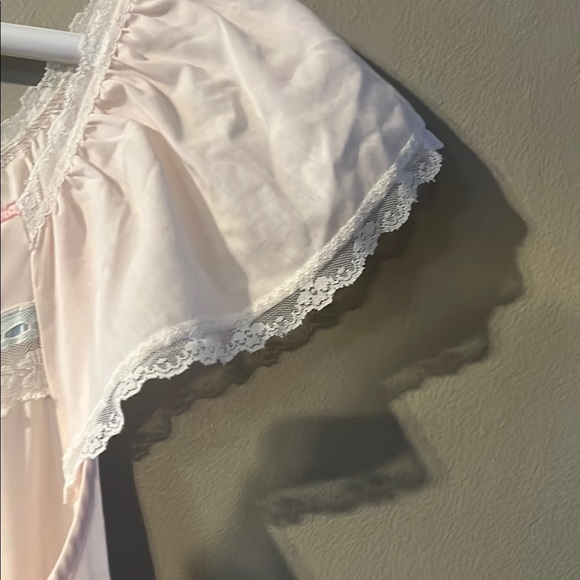 Vintage  Pink Chemise with Puffed Sleeves - Picture 3 of 7